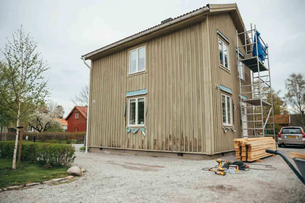 fasadrenovering i tr s uppt cker du r tskador i tid och planerar r tt tg rder